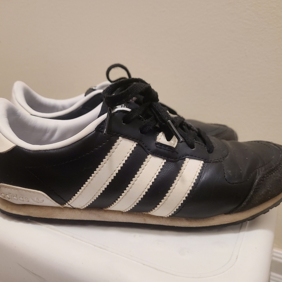Adidas shoes - Picture 4 of 6